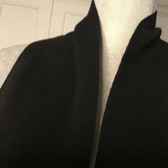 COLLECTION XIIX LTD. WINTER SCARF 🧣 - Picture 6 of 7